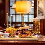 Dorint Main Taunus Zentrum Frankfurt Hotel 4*