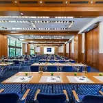 Dorint Main Taunus Zentrum Frankfurt Hotel 4*
