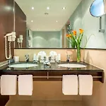 Hotel Dorint Main Taunus Zentrum Frankfurt 4*