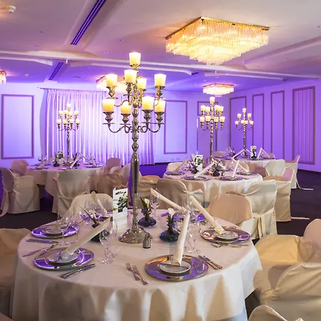 Hotell Dorint Main Taunus Zentrum Frankfurt 4*