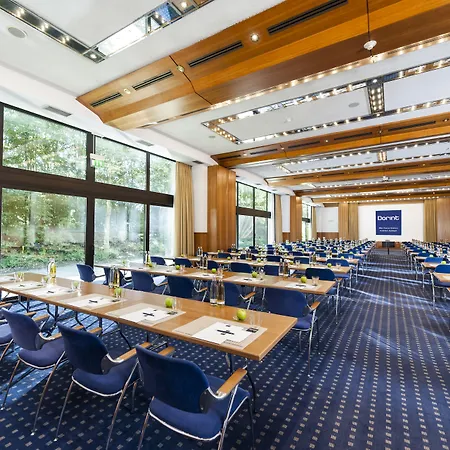 Hotell Dorint Main Taunus Zentrum Frankfurt 4*
