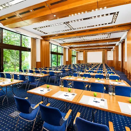 Sunday Am Main Taunus Zentrum Frankfurt Sulzbach 4* Зульцбах