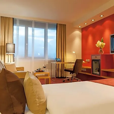 Hotel Sunday Am Main Taunus Zentrum Frankfurt 4*