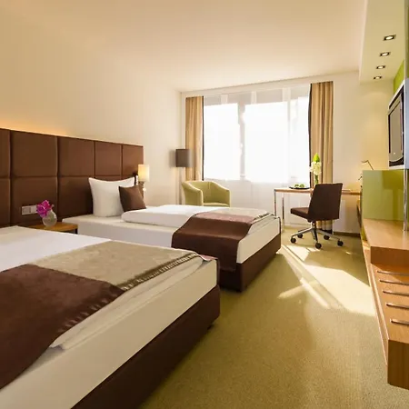 מלון Dorint Main Taunus Zentrum Frankfurt 4*