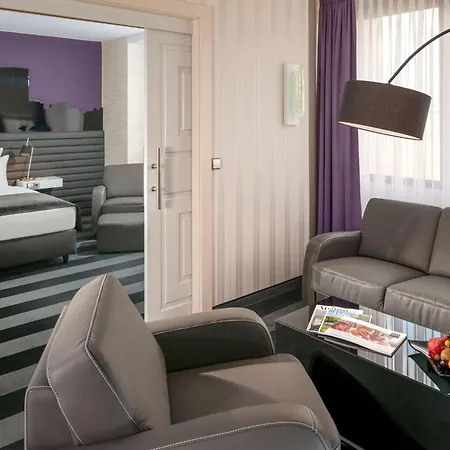 Hotell Dorint Main Taunus Zentrum Frankfurt 4*