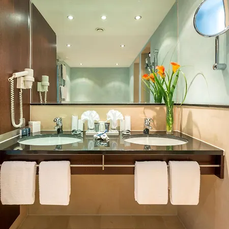 Hotel Dorint Main Taunus Zentrum Frankfurt 4*