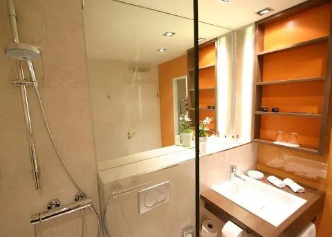 Dorint Main Taunus Zentrum Frankfurt Hotel 4*