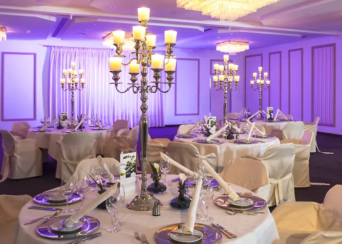 Hotel Dorint Main Taunus Zentrum Frankfurt 4*