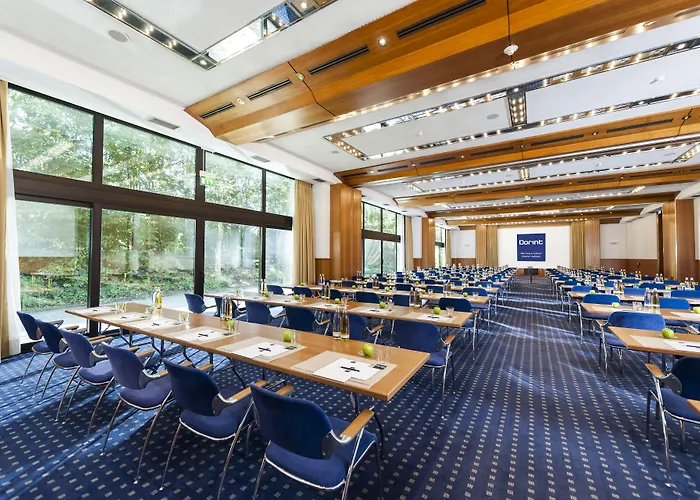 Hotel Dorint Main Taunus Zentrum Frankfurt 4*