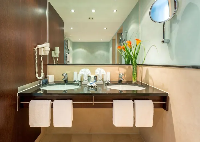 Hotel Dorint Main Taunus Zentrum Frankfurt 4*