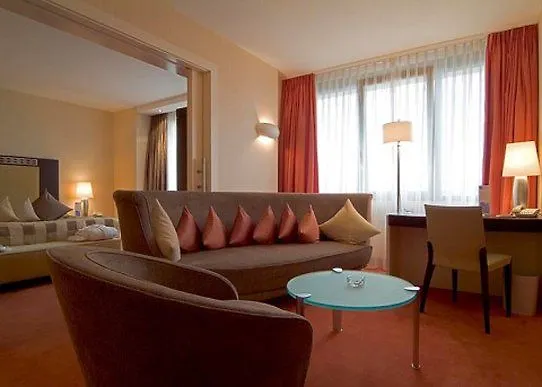 Dorint Main Taunus Zentrum Frankfurt 4*